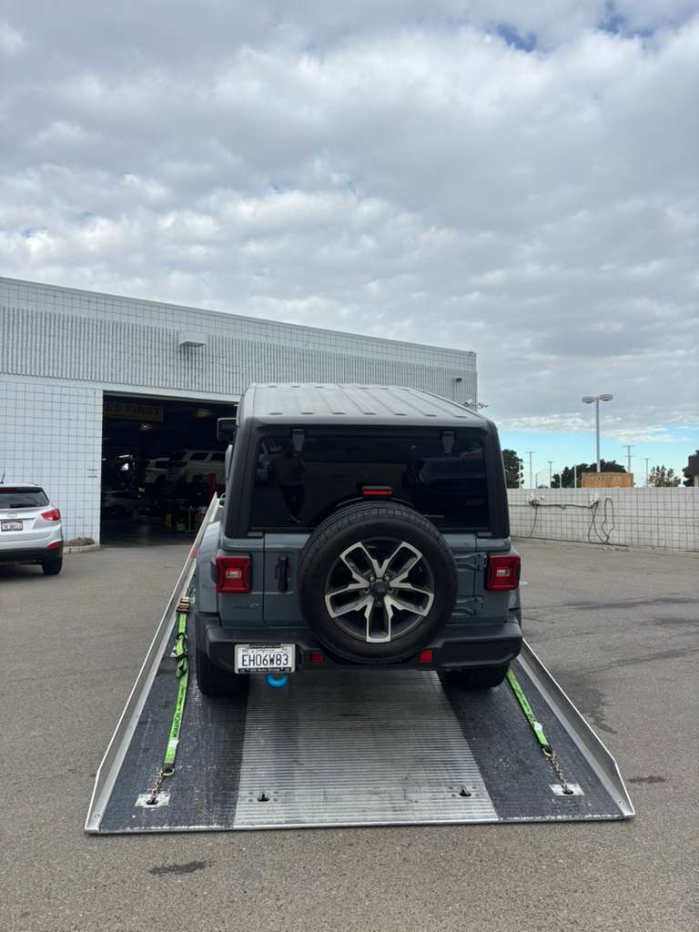 Rite Away Tow truck and crew photo #1