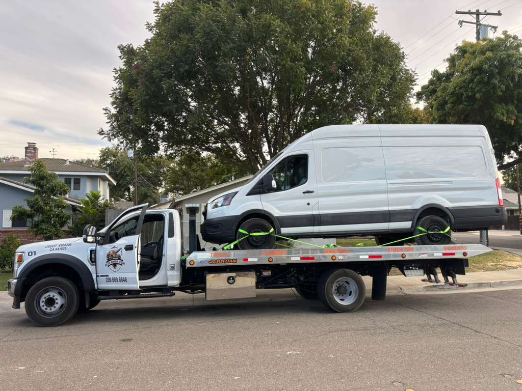 Rite Away Tow truck and crew photo #83