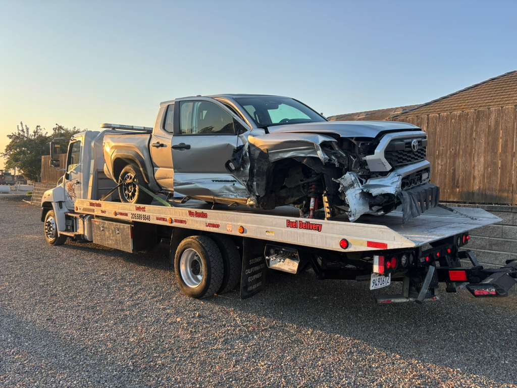 Rite Away Tow truck and crew photo #67