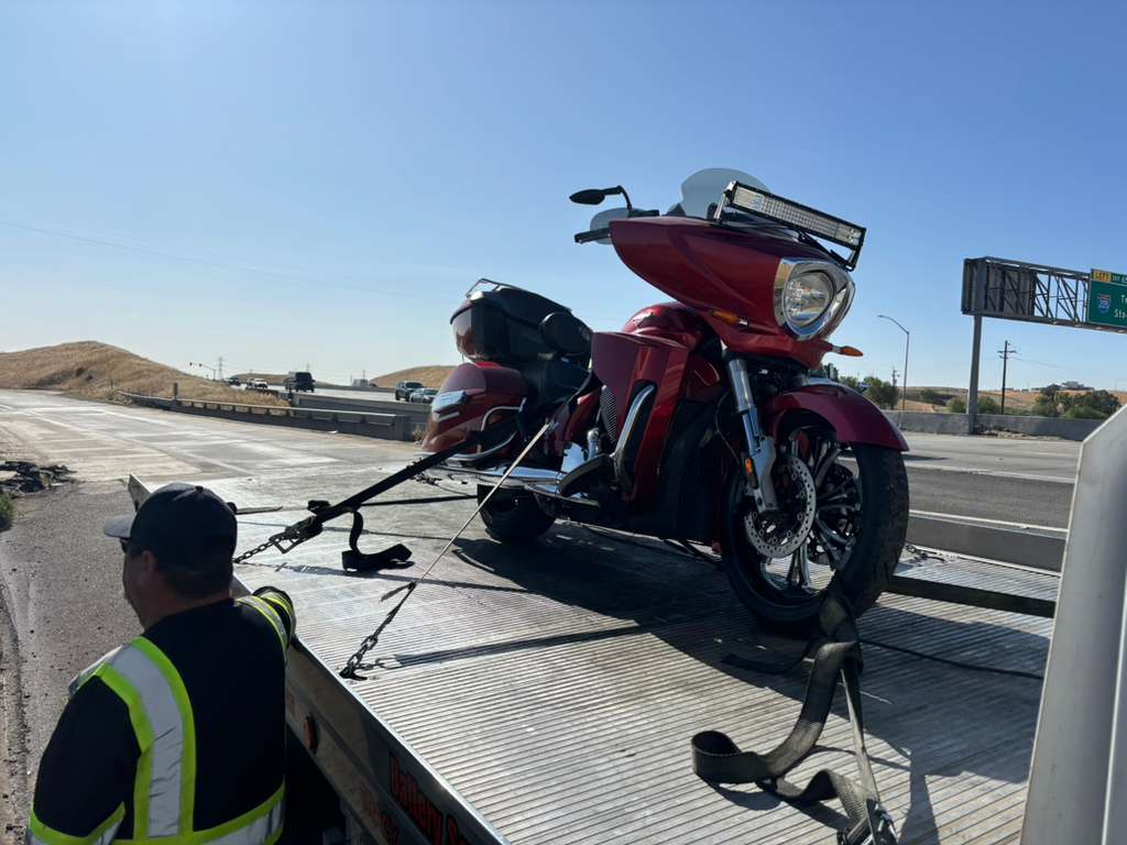 Rite Away Tow truck and crew photo #82