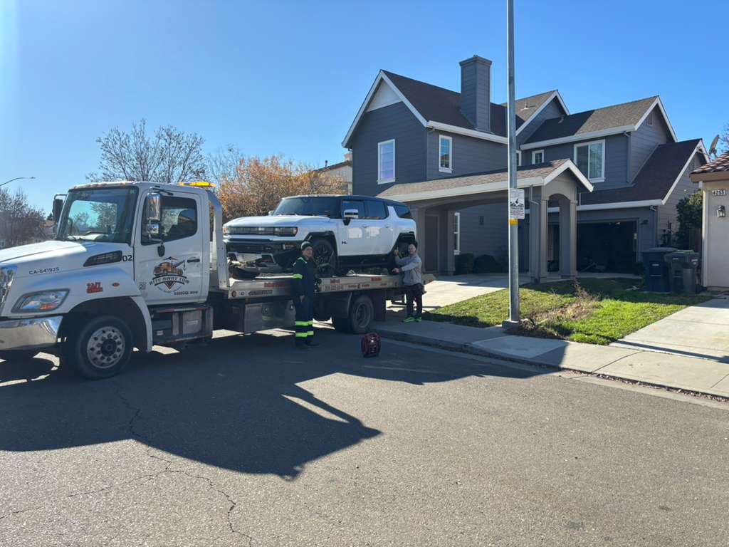 Rite Away Tow truck and crew photo #93