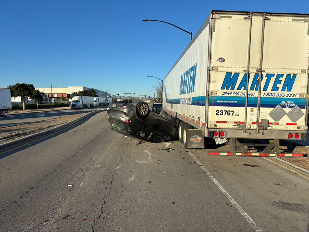 Rite Away Tow truck and crew photo #65