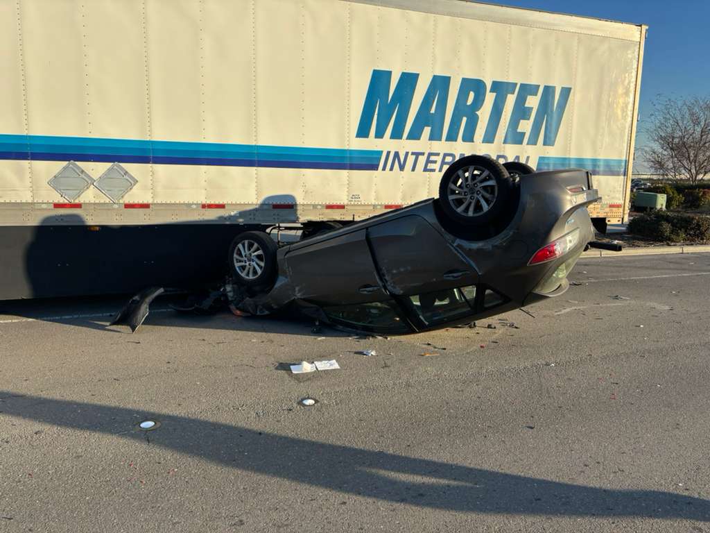 Rite Away Tow truck and crew photo #16
